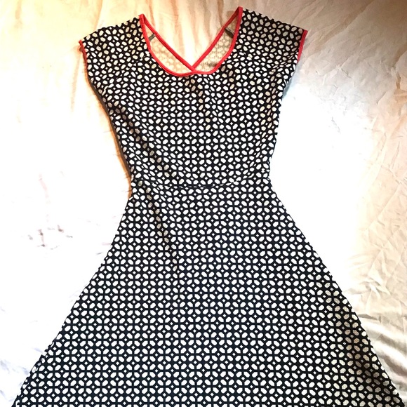 Cross-Cross Back Dress - Picture 1 of 2